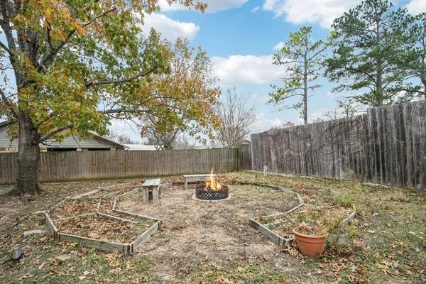 $240,000 | 102 Stubblefield Drive, Elgin, TX 78621