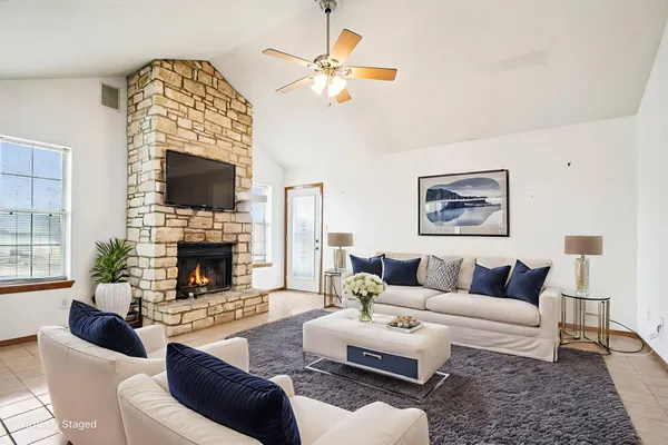 $235,000 | 102 Stubblefield Drive, Elgin, TX 78621