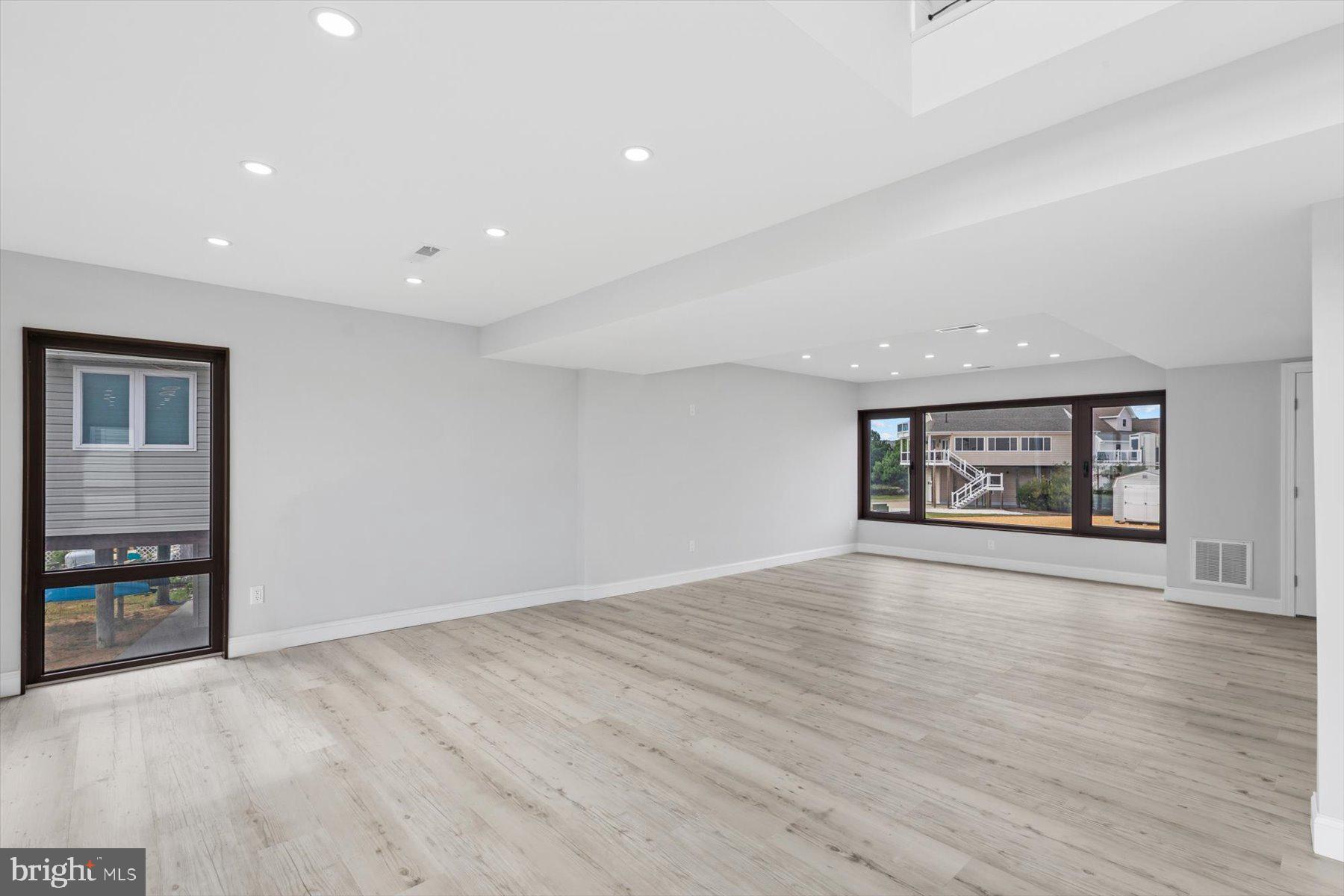 3407 Blackbeard Road Greenbackville, VA 23356 - Photo 31 of 106 Living Room