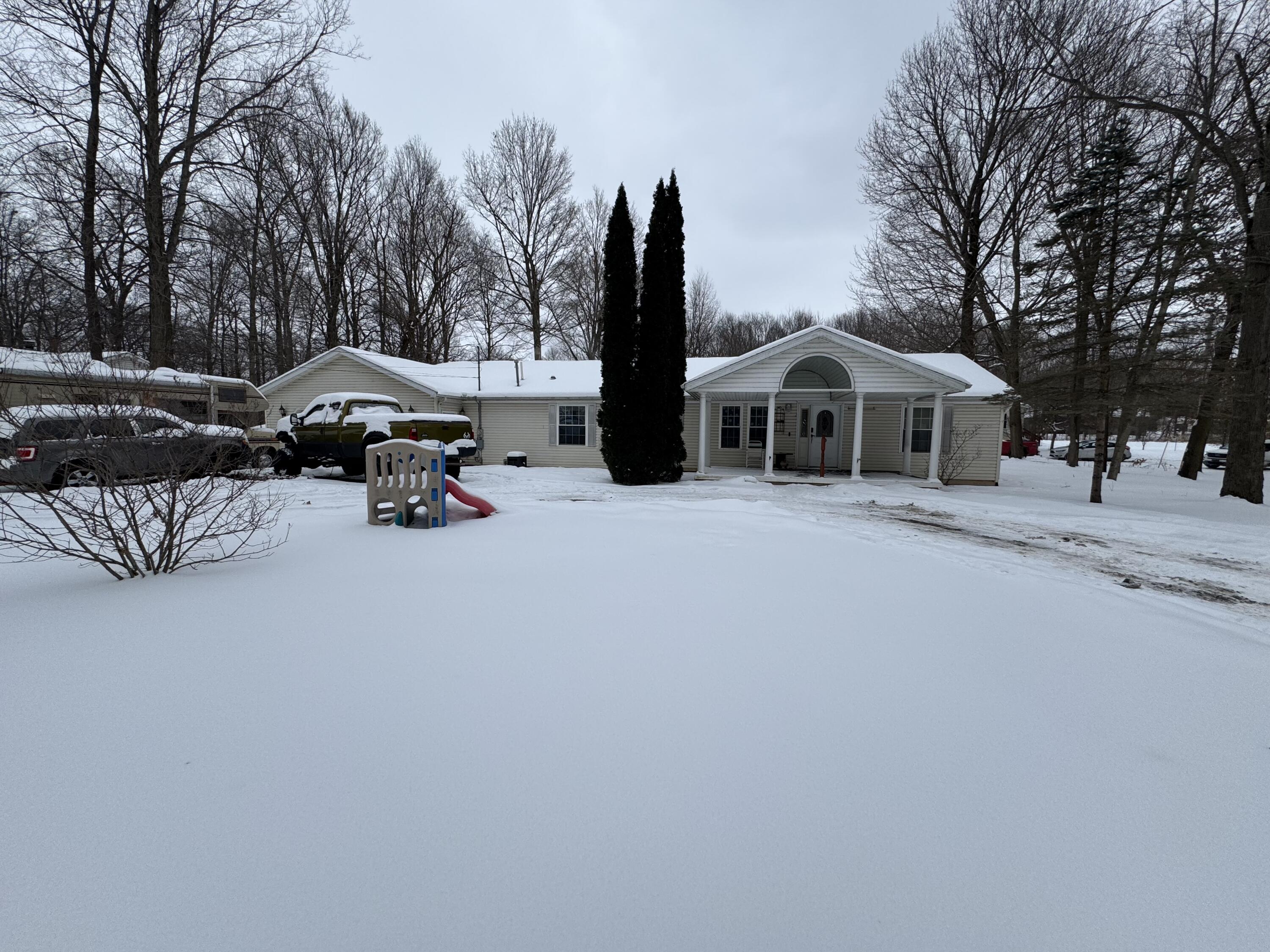 125 Coxon Street Concord, MI 49237 - Photo 2 of 21 IMG_3910