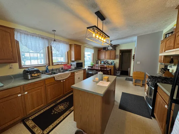 $195,000 | 125 Coxon Street, Concord, MI 49237