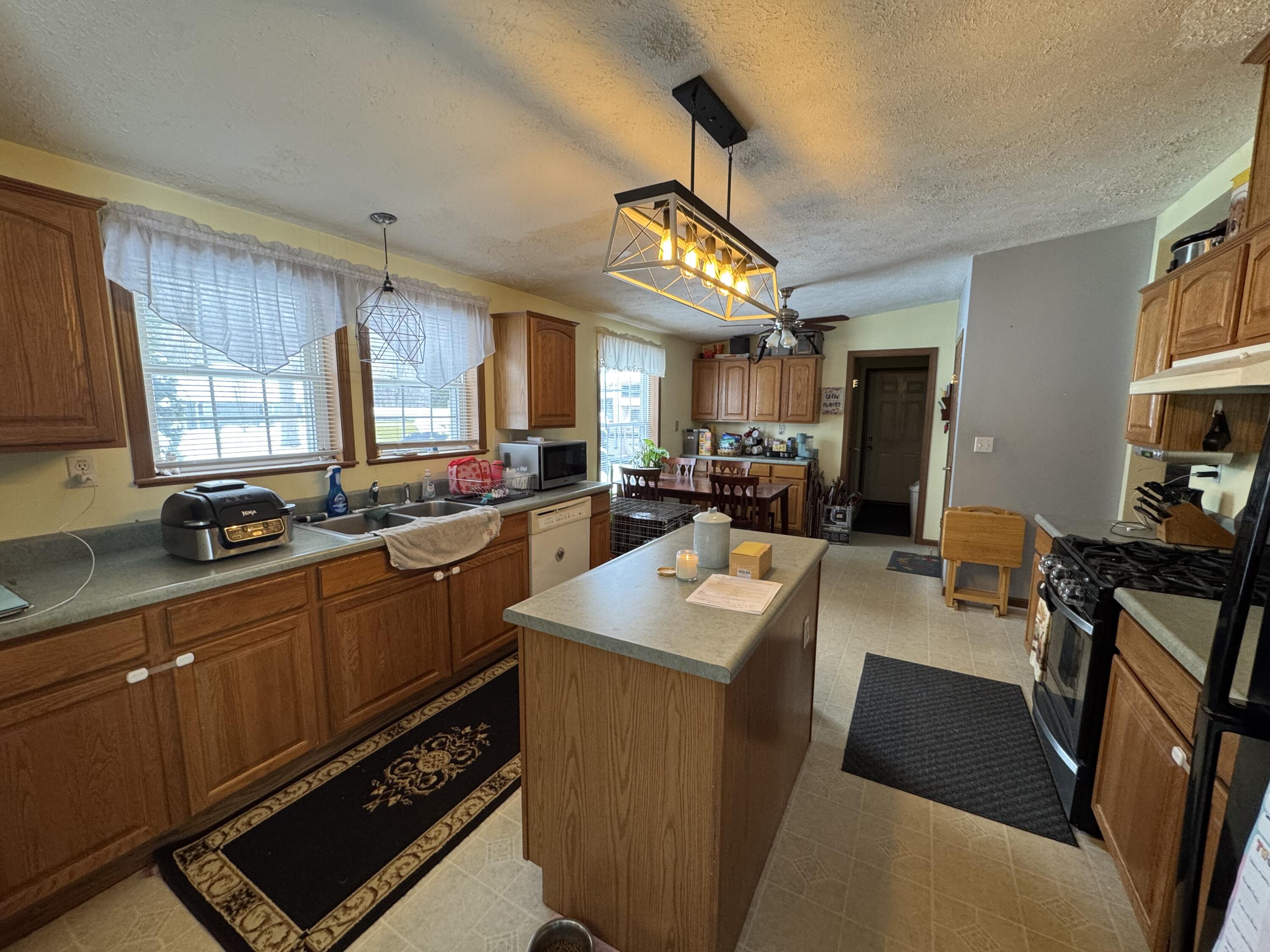 125 Coxon Street Concord, MI 49237 - Photo 5 of 21 IMG_3901