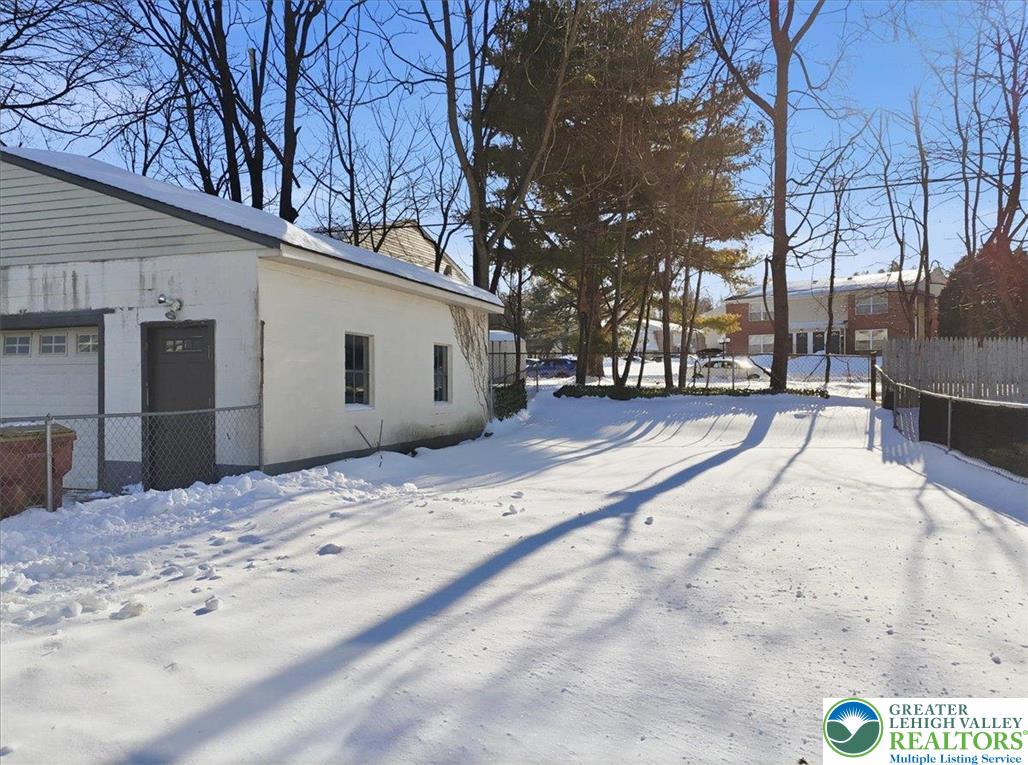 1333 Ridge Trail Easton, PA 18040 - Photo 30 of 34 a view of a backyard