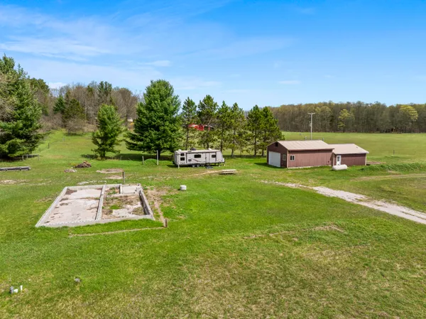 $180,000 | 167 North Pioneer Road, Beulah, MI 49617