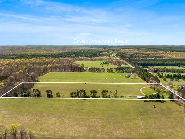 $180,000 | 167 North Pioneer Road, Beulah, MI 49617