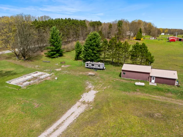 $180,000 | 167 North Pioneer Road, Beulah, MI 49617