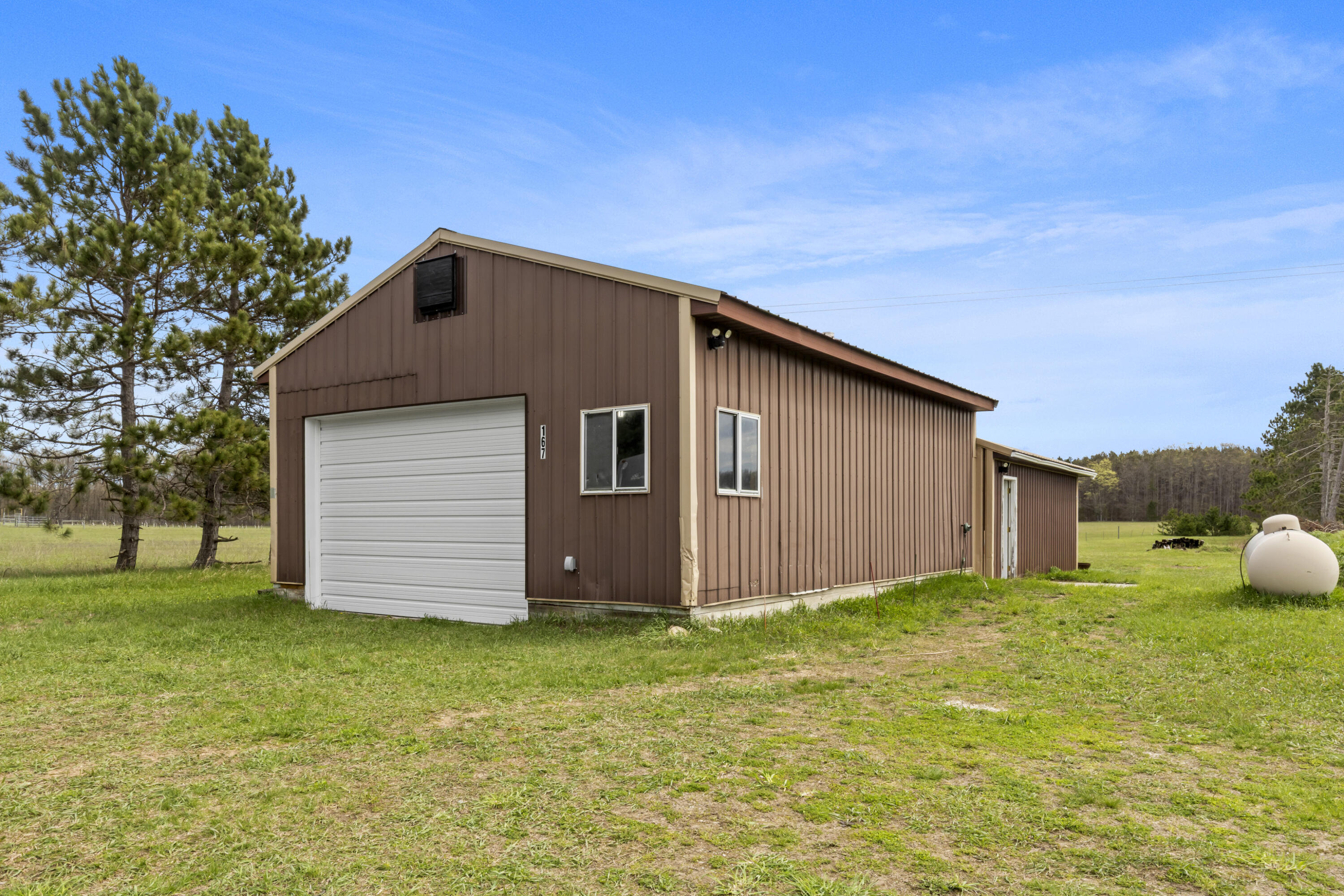 167 North Pioneer Road Beulah, MI 49617 - Photo 4 of 14 0S5A5694