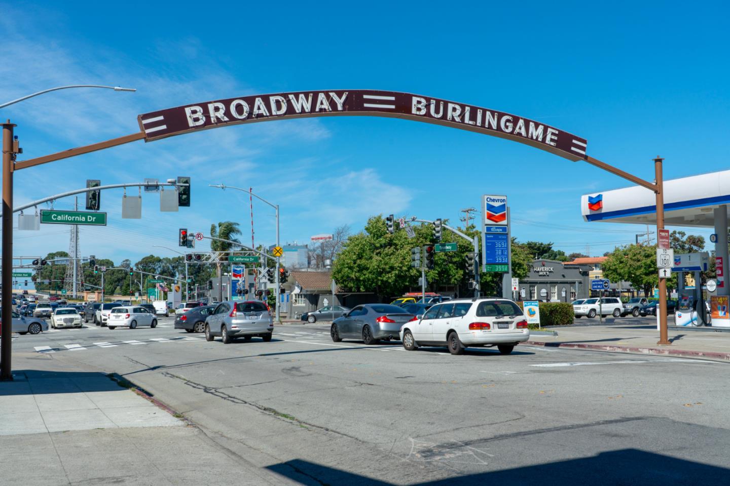 525 Almer Road, Unit 210 Burlingame, CA 94010 - Photo 33 of 36 a view of street with cars