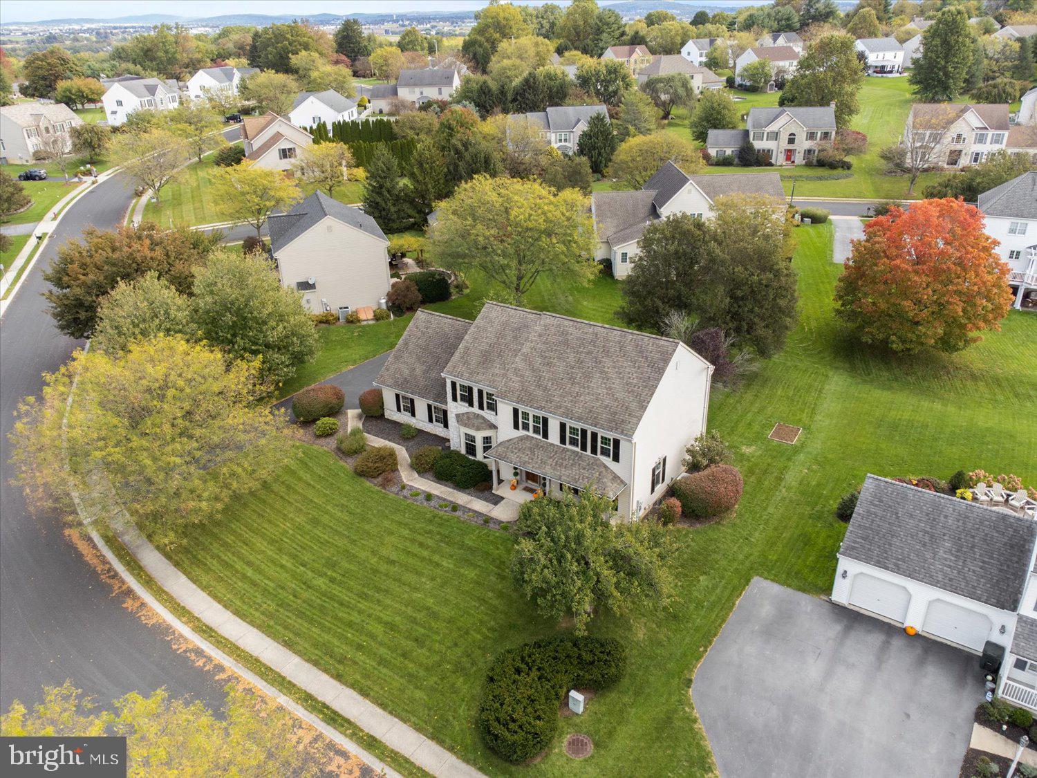 18 Crimson Lane Lititz, PA 17543 - Photo 4 of 43