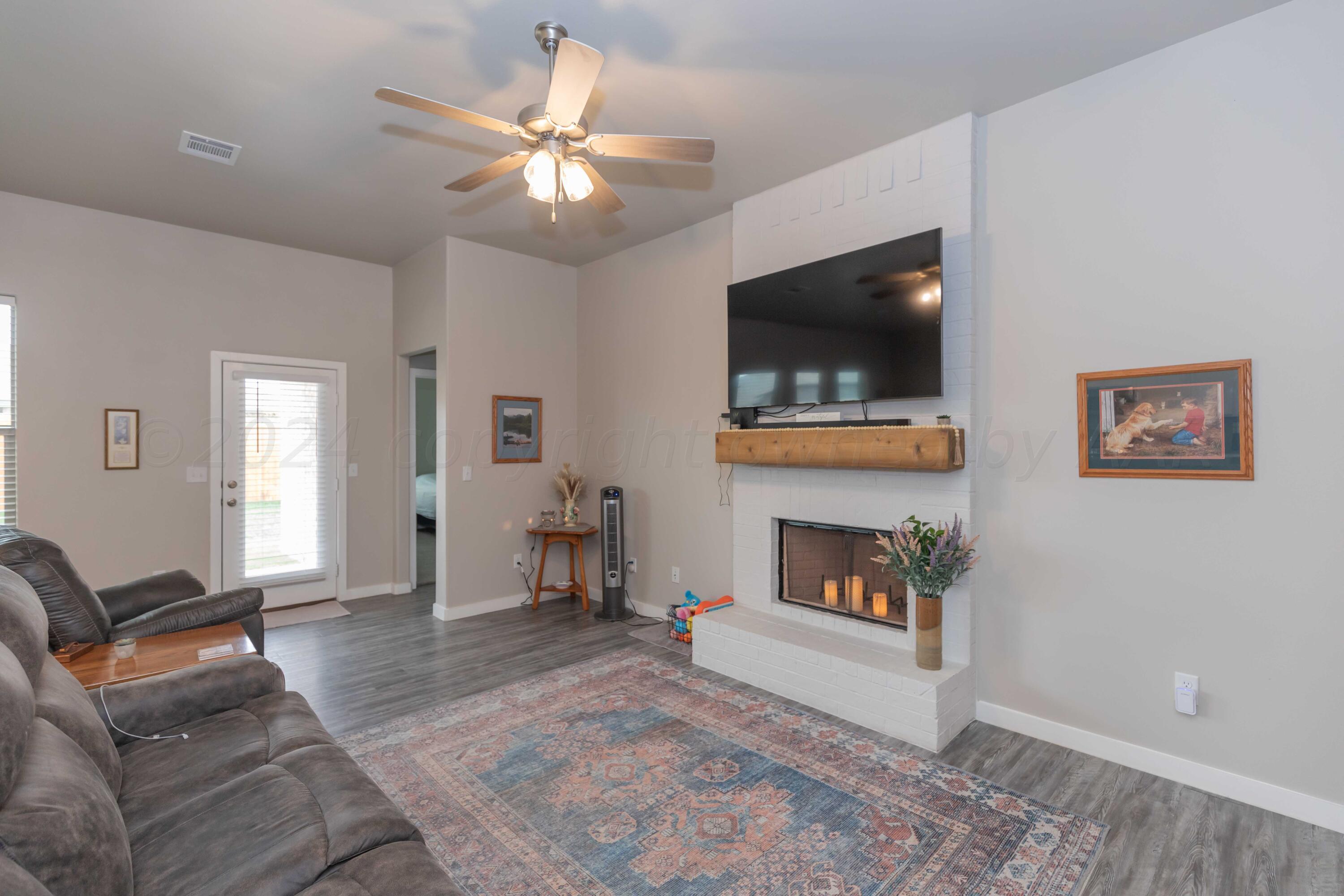1839 Montaluse Road Amarillo, TX 79118 - Photo 8 of 35 LIVING ROOM VIEW 3
