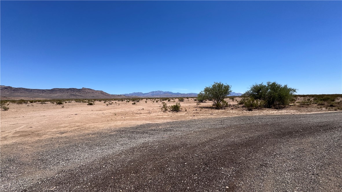 0 South Hope Road Golden Valley, AZ 86413 - Photo 6 of 8 Yard