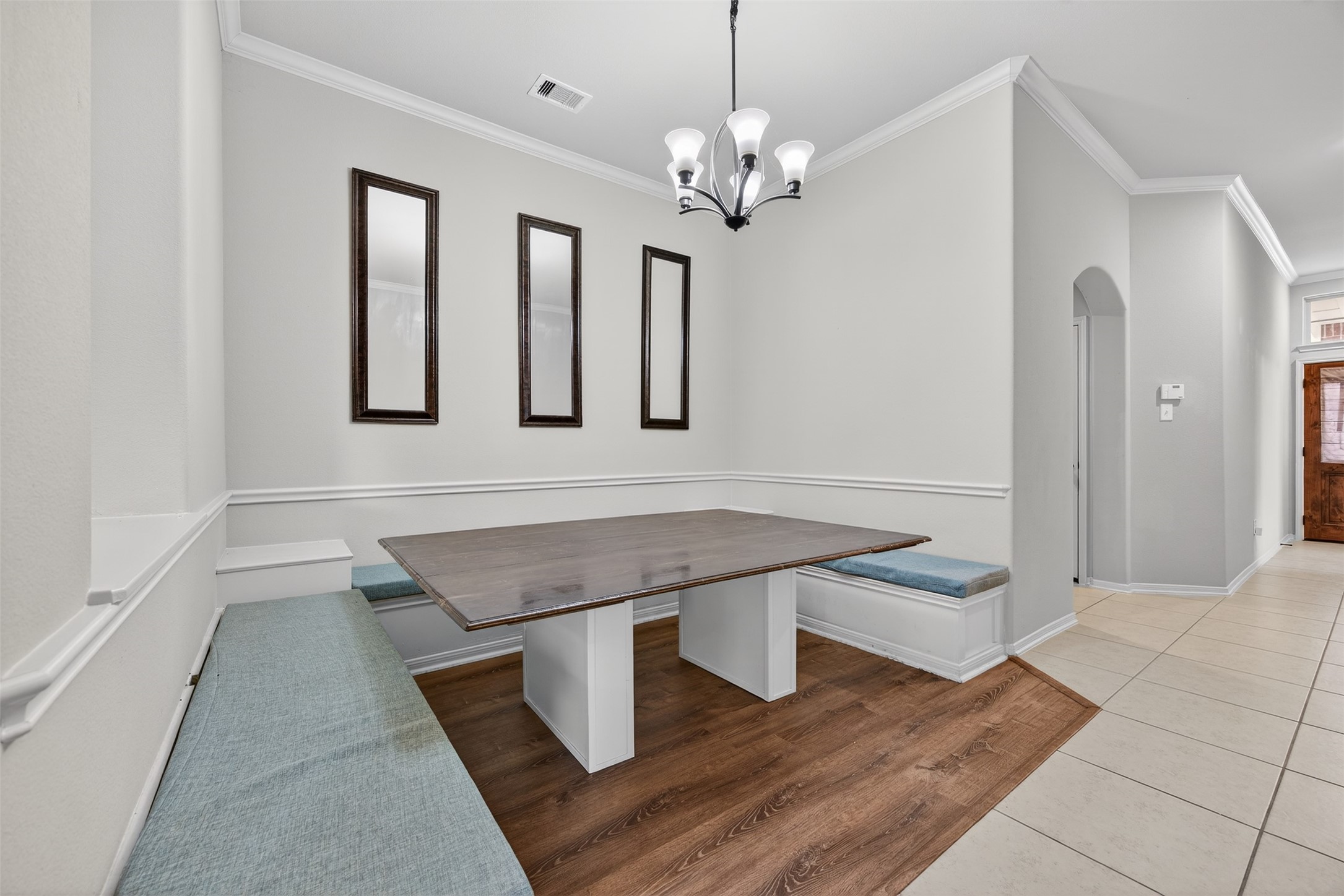 2009 Scissor Tail Road Pearland, TX 77581 - Photo 22 of 41 a room with table and chair