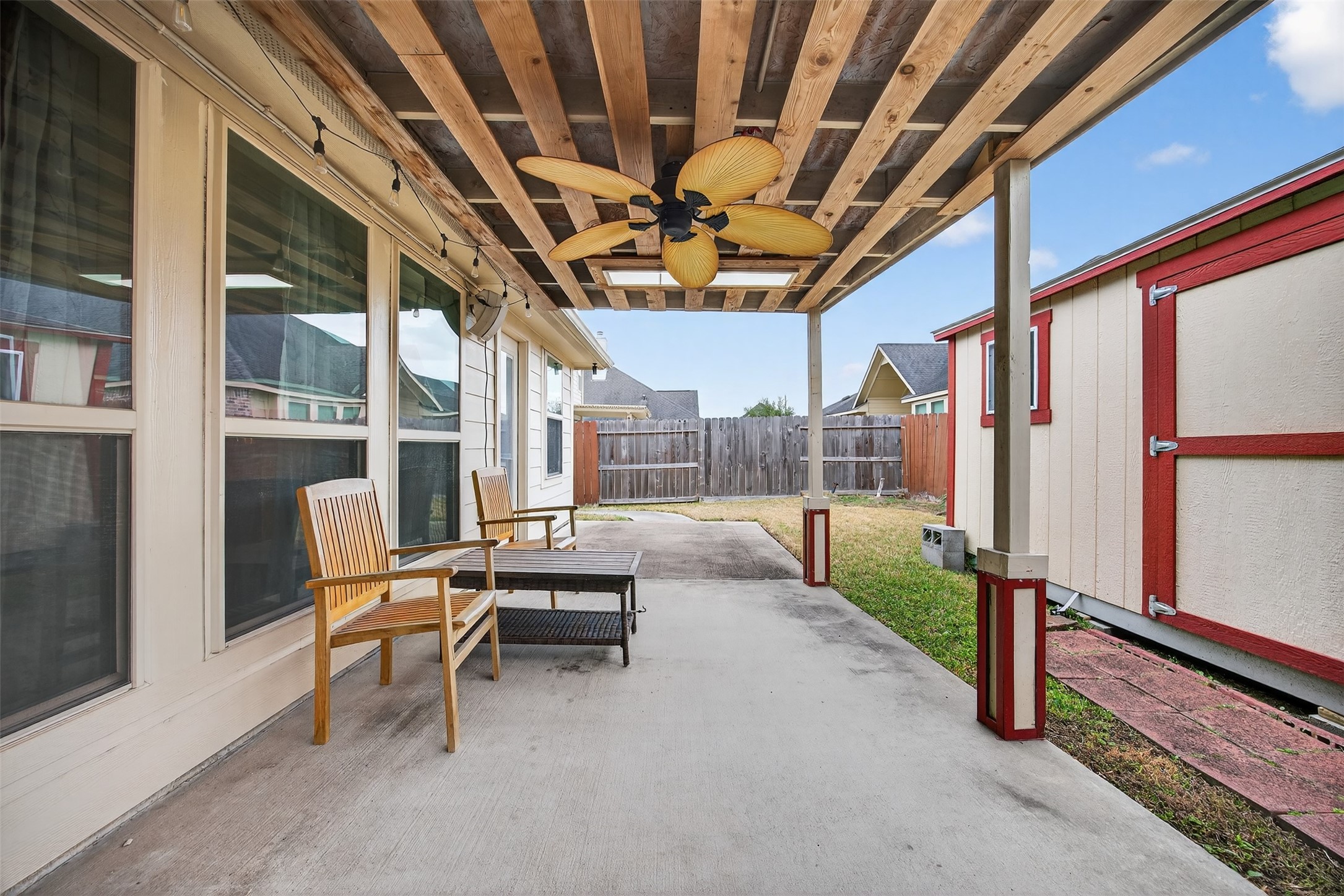 2009 Scissor Tail Road Pearland, TX 77581 - Photo 41 of 41 a balcony with furniture