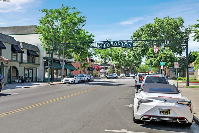 a car parked in front of a building
