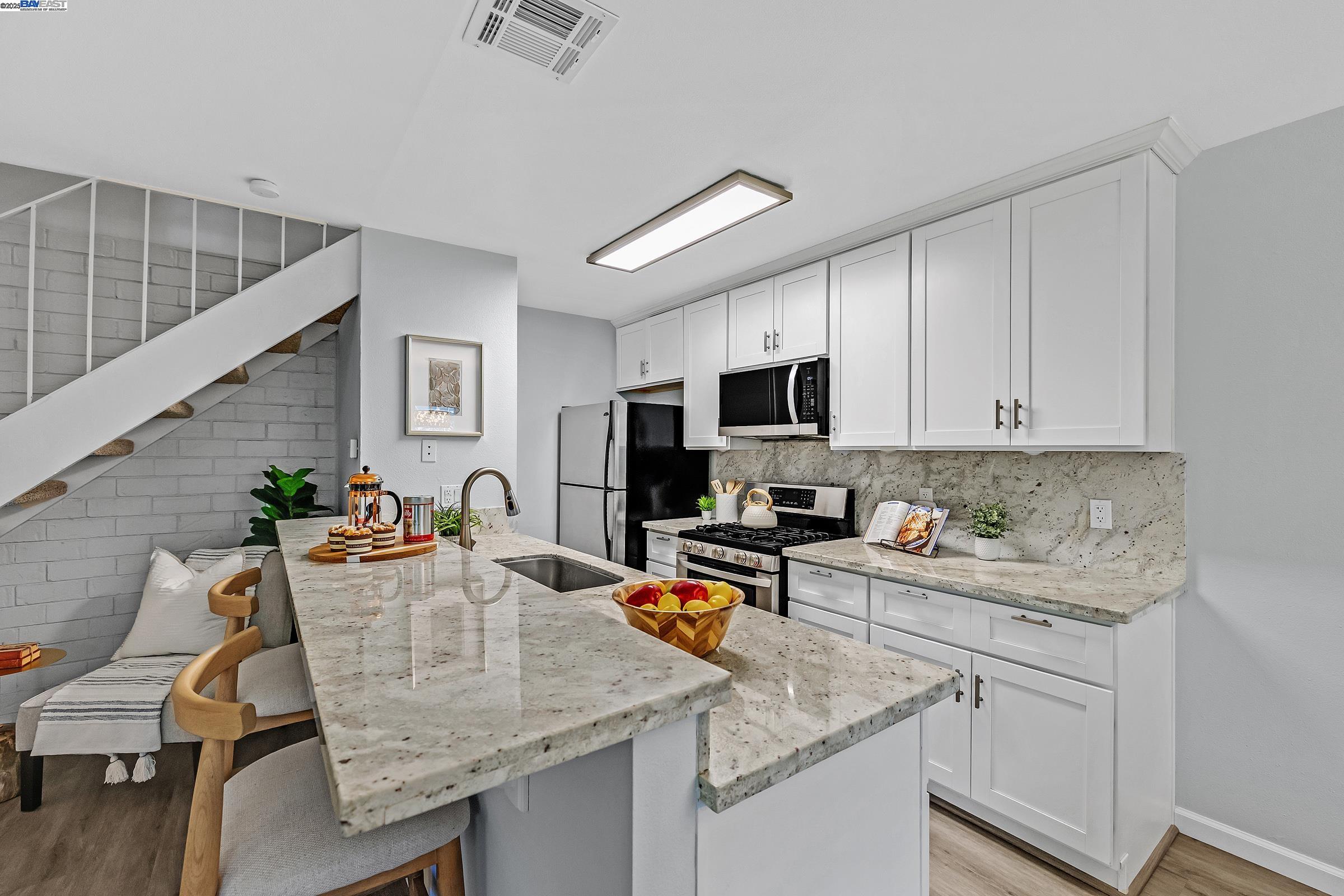 2207 Segundo Court, Unit 2 Pleasanton, CA 94588 - Photo 5 of 31