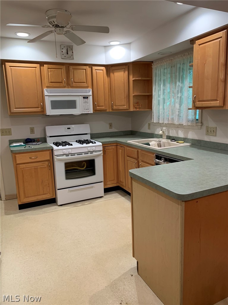1004 Dillewood Road Cleveland, OH 44119 - Photo 8 of 35