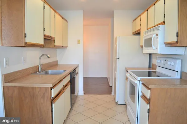 $2,000 | 8383 Buttress Lane, Unit 102, Manassas, VA 20110