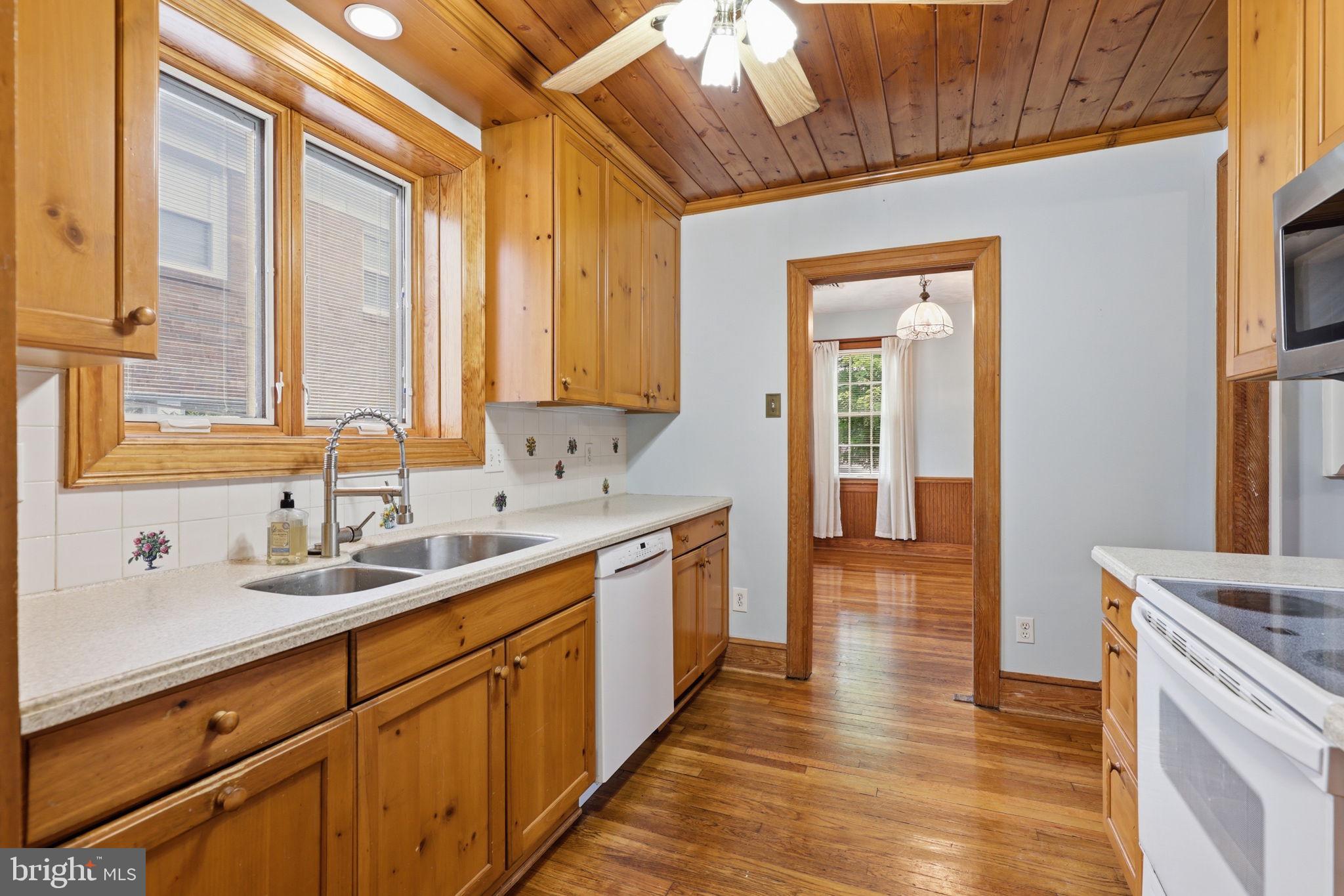 812 South Glebe Road Arlington, VA 22204 - Photo 10 of 25