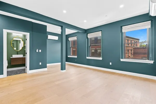 $839,000 | 166 Salem Street, Unit 8, Boston, MA 02113