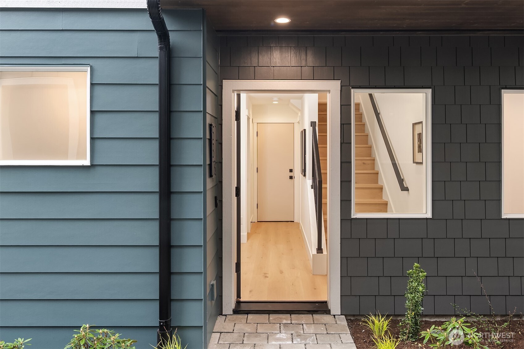 537 North 70th Street Seattle, WA 98103 - Photo 3 of 23