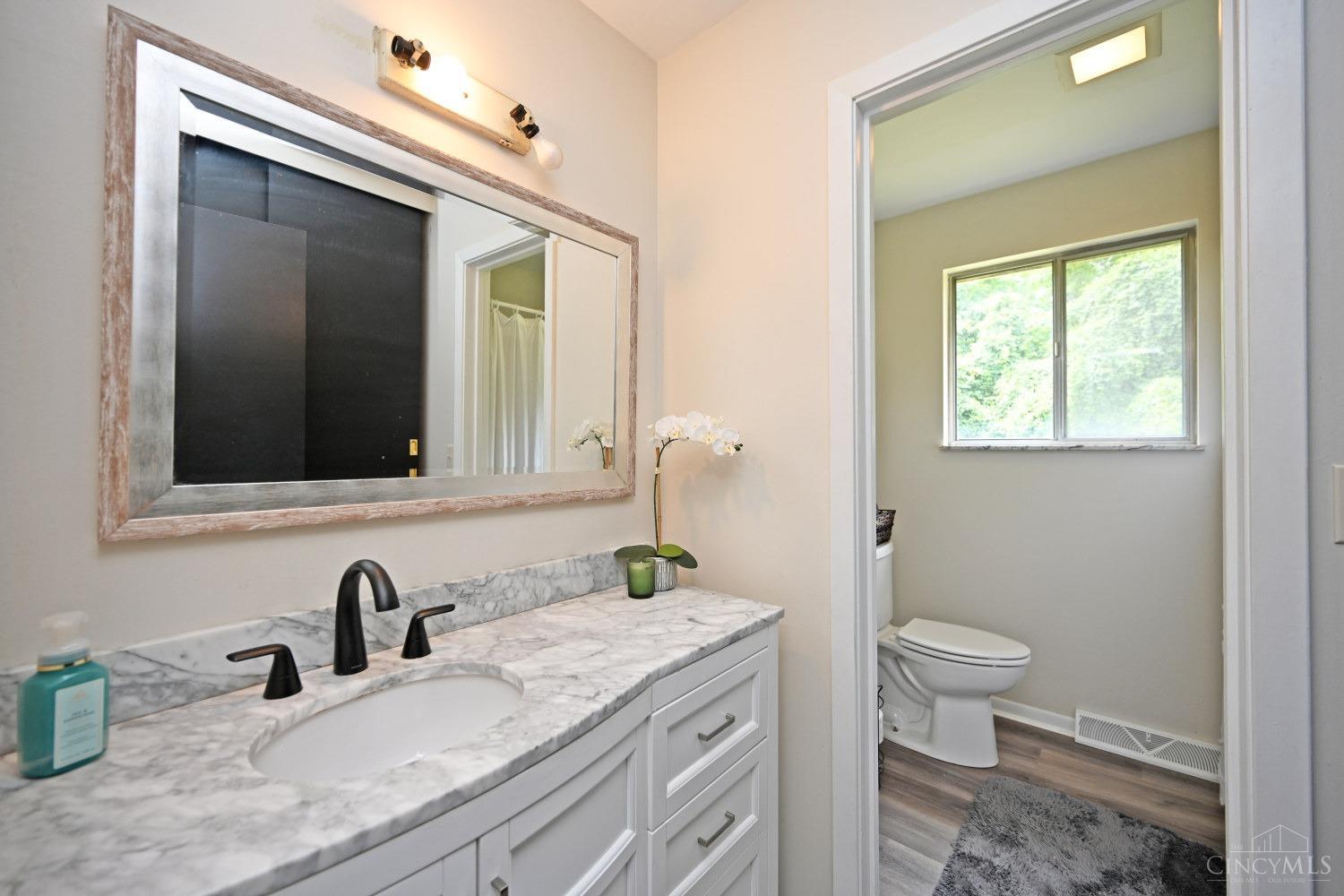 3859 Boomer Road Cincinnati, OH 45247 - Photo 40 of 54