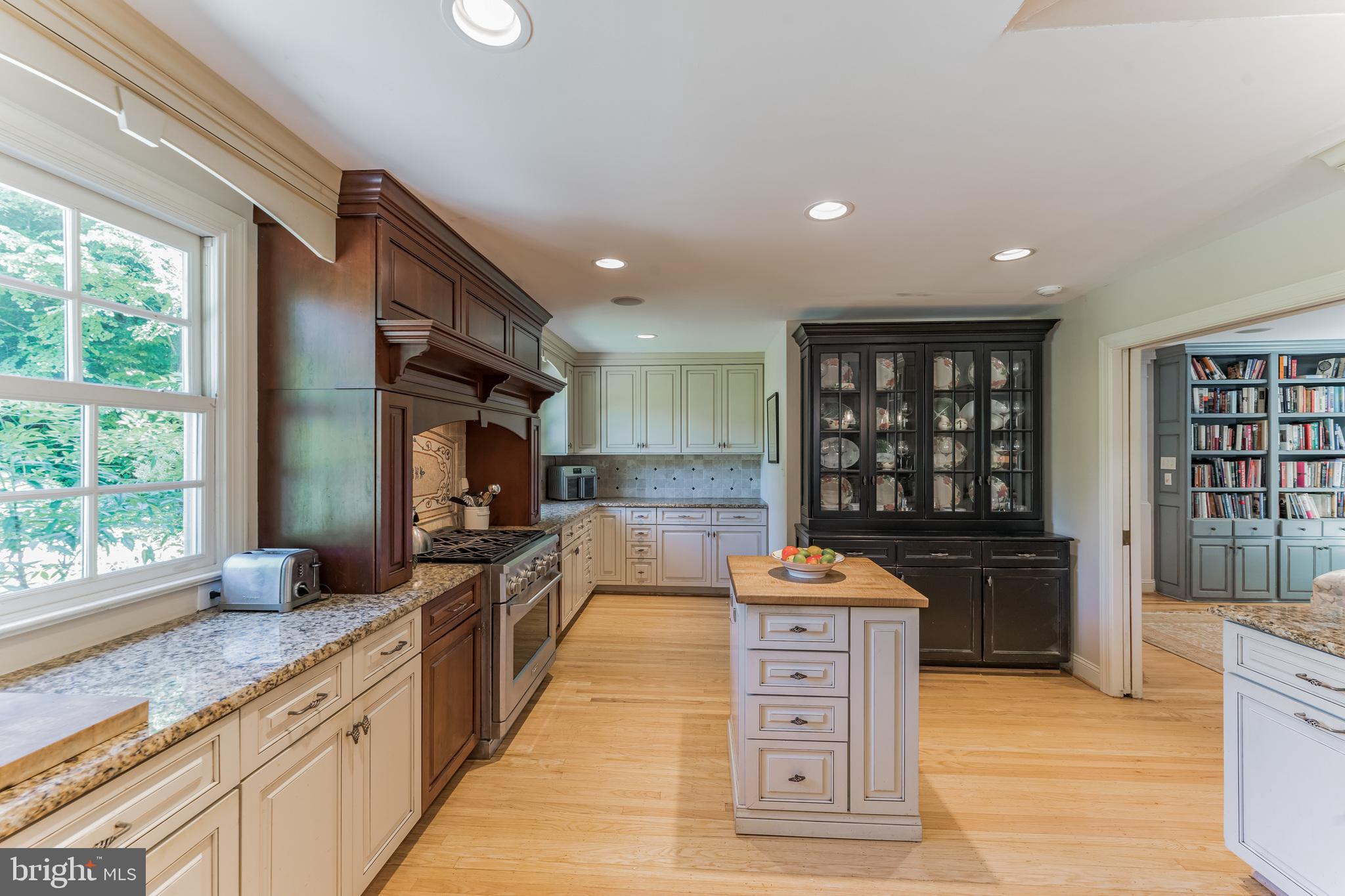 318 Chamounix Road Wayne, PA 19087 - Photo 15 of 37