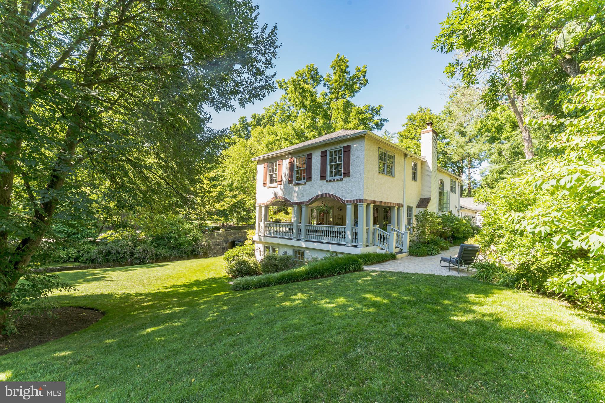 318 Chamounix Road Wayne, PA 19087 - Photo 3 of 37