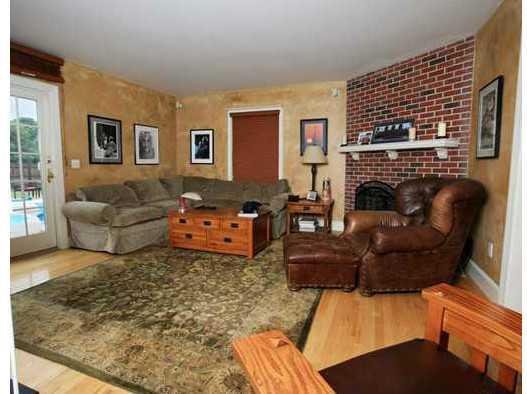 29 Tide Mill Road Portland, ME 04102 - Photo 12 of 20 Living Room.