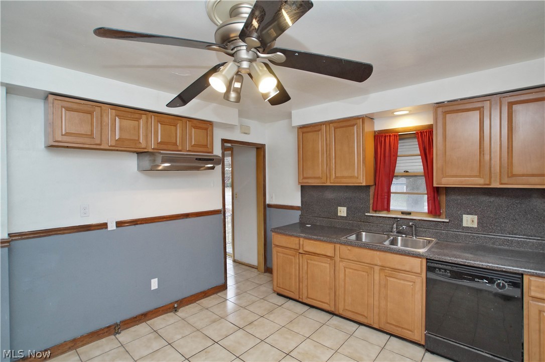1675 Wood Road Cleveland Heights, OH 44121 - Photo 12 of 32