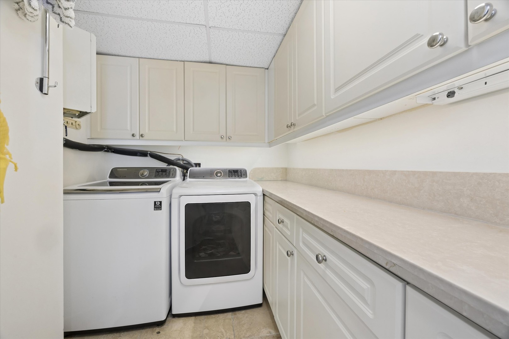 950 North Michigan Avenue, Unit 4202 Chicago, IL 60611 - Photo 26 of 33