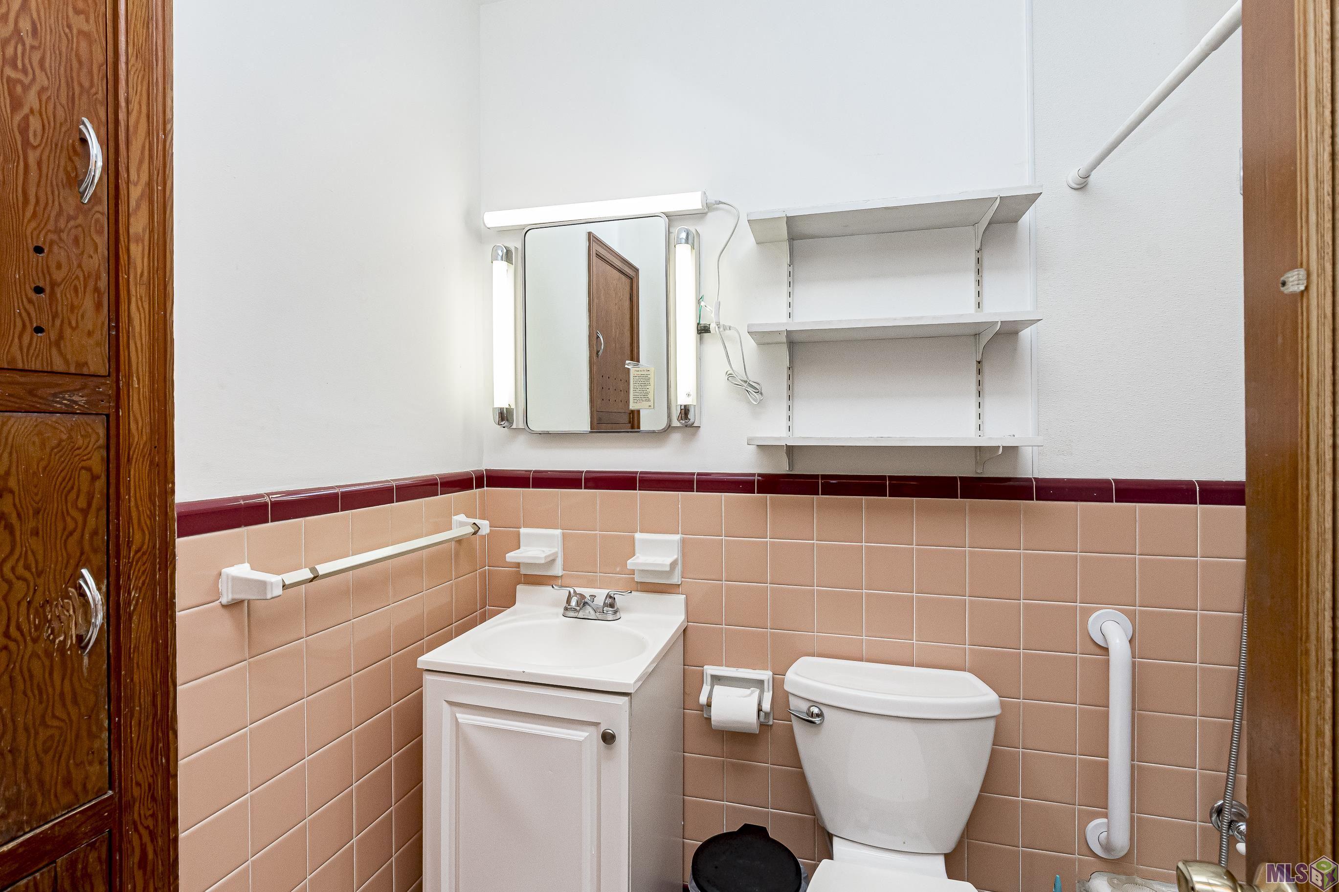 2190 Christian Street Baton Rouge, LA 70808 - Photo 14 of 26 Master bath