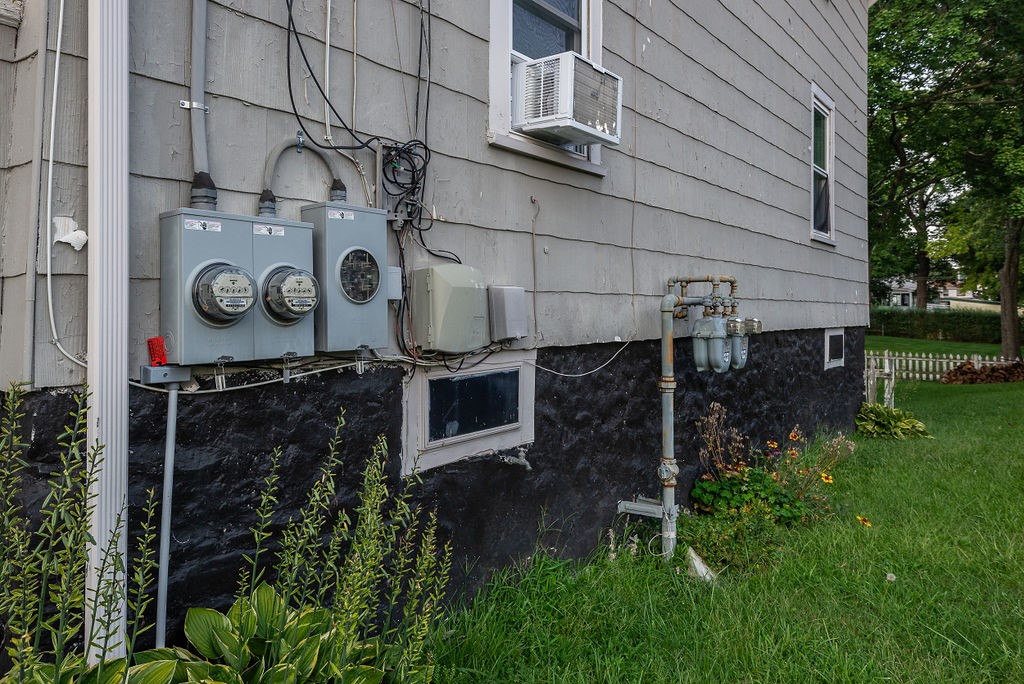 206 Knight Street Woonsocket, RI 02895 - Photo 8 of 35