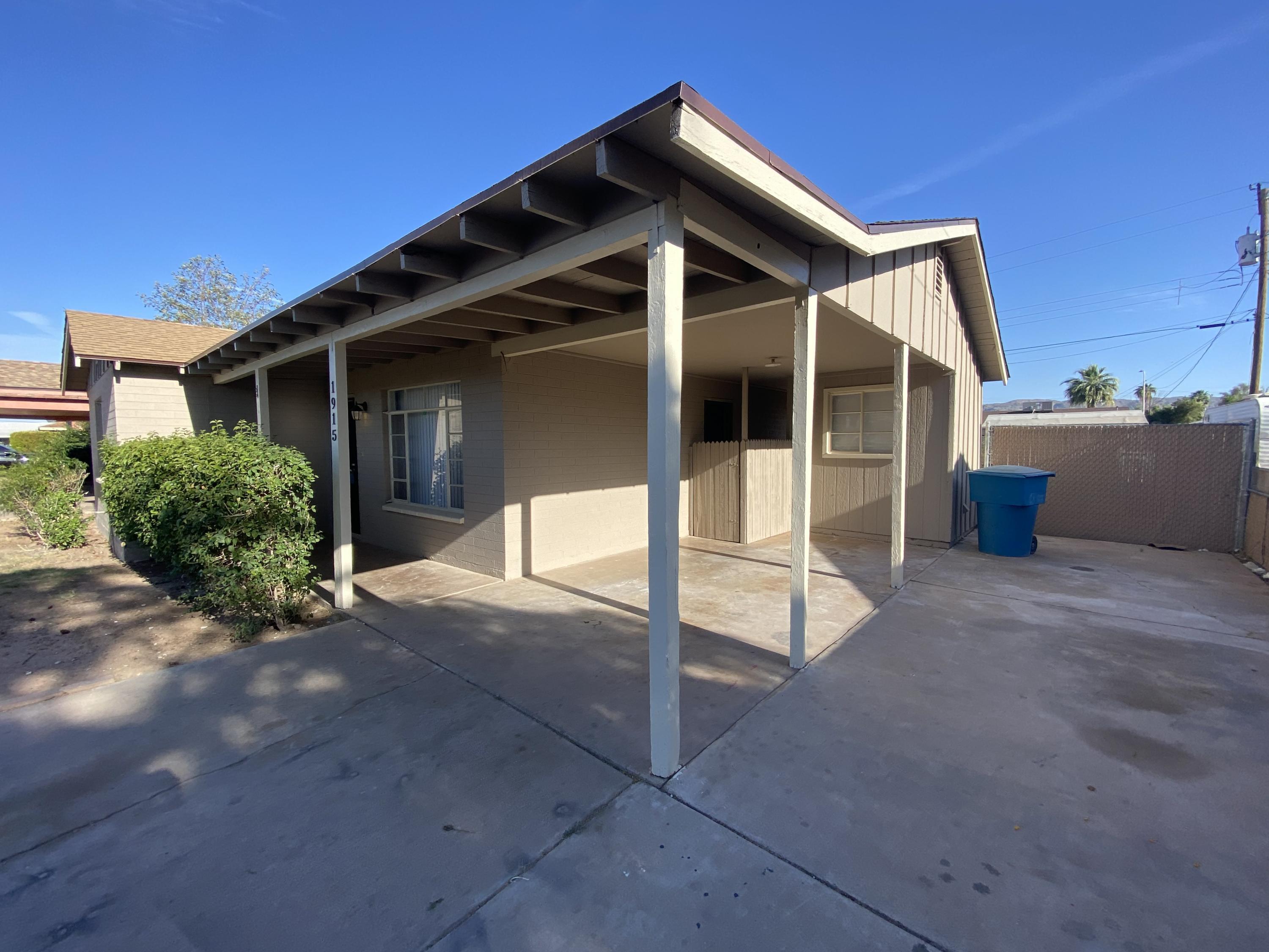 1915 East Chipman Road Phoenix, AZ 85040 - Photo 3 of 19 Front