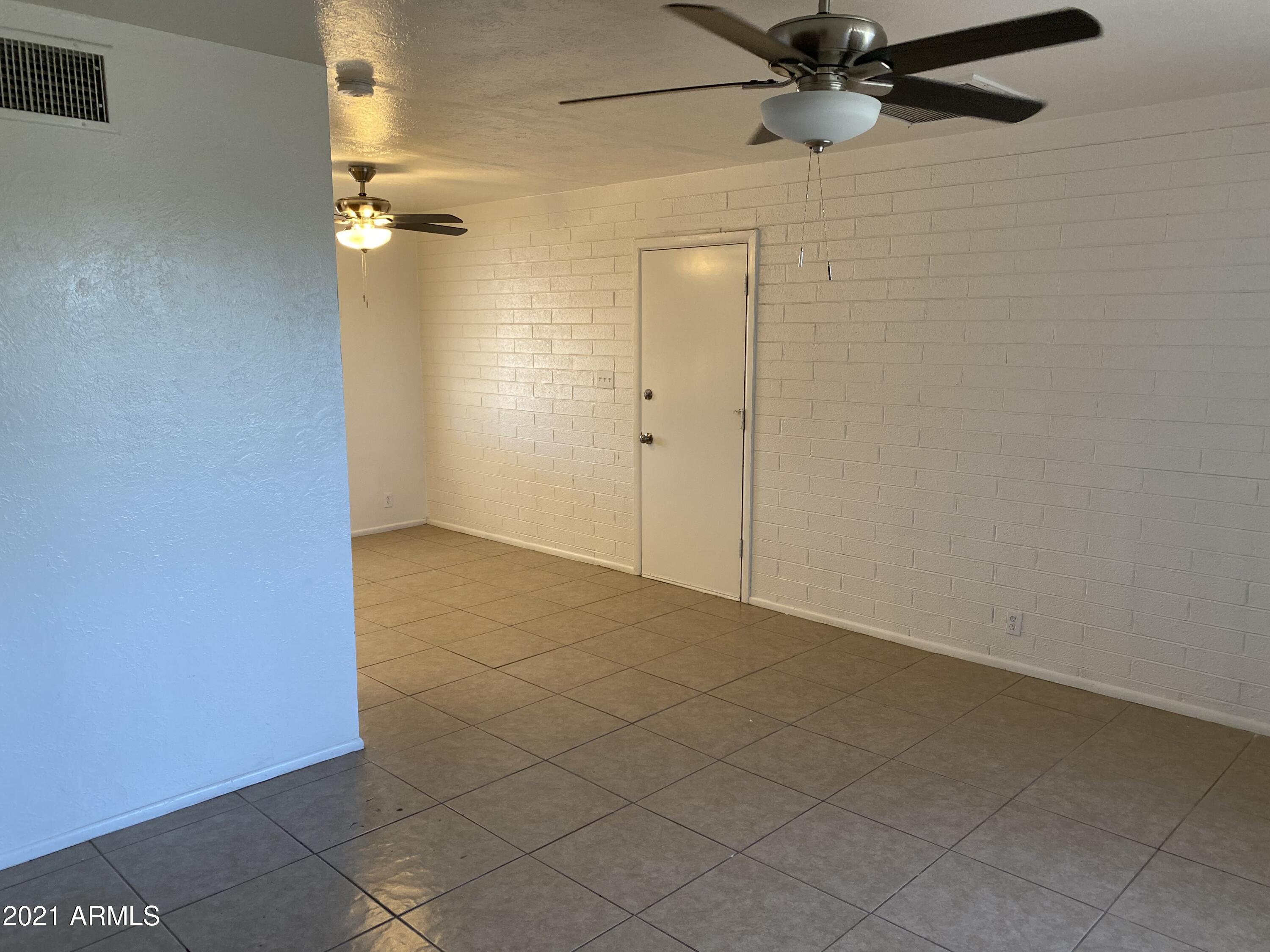 1915 East Chipman Road Phoenix, AZ 85040 - Photo 5 of 19 image_50369537
