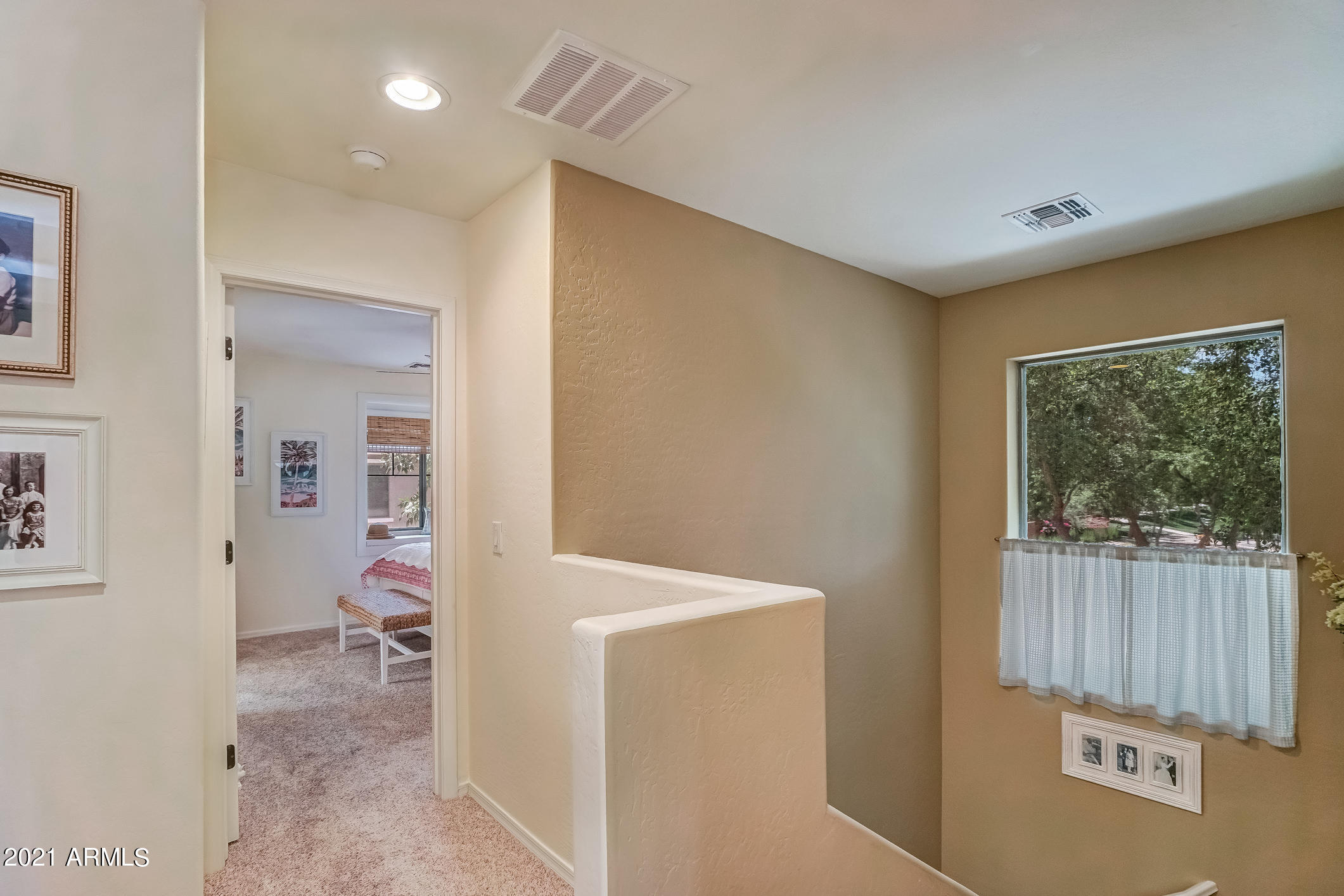 3928 South Rim Road Gilbert, AZ 85297 - Photo 20 of 54 119-UpperLanding_MasterBedroom_Entry