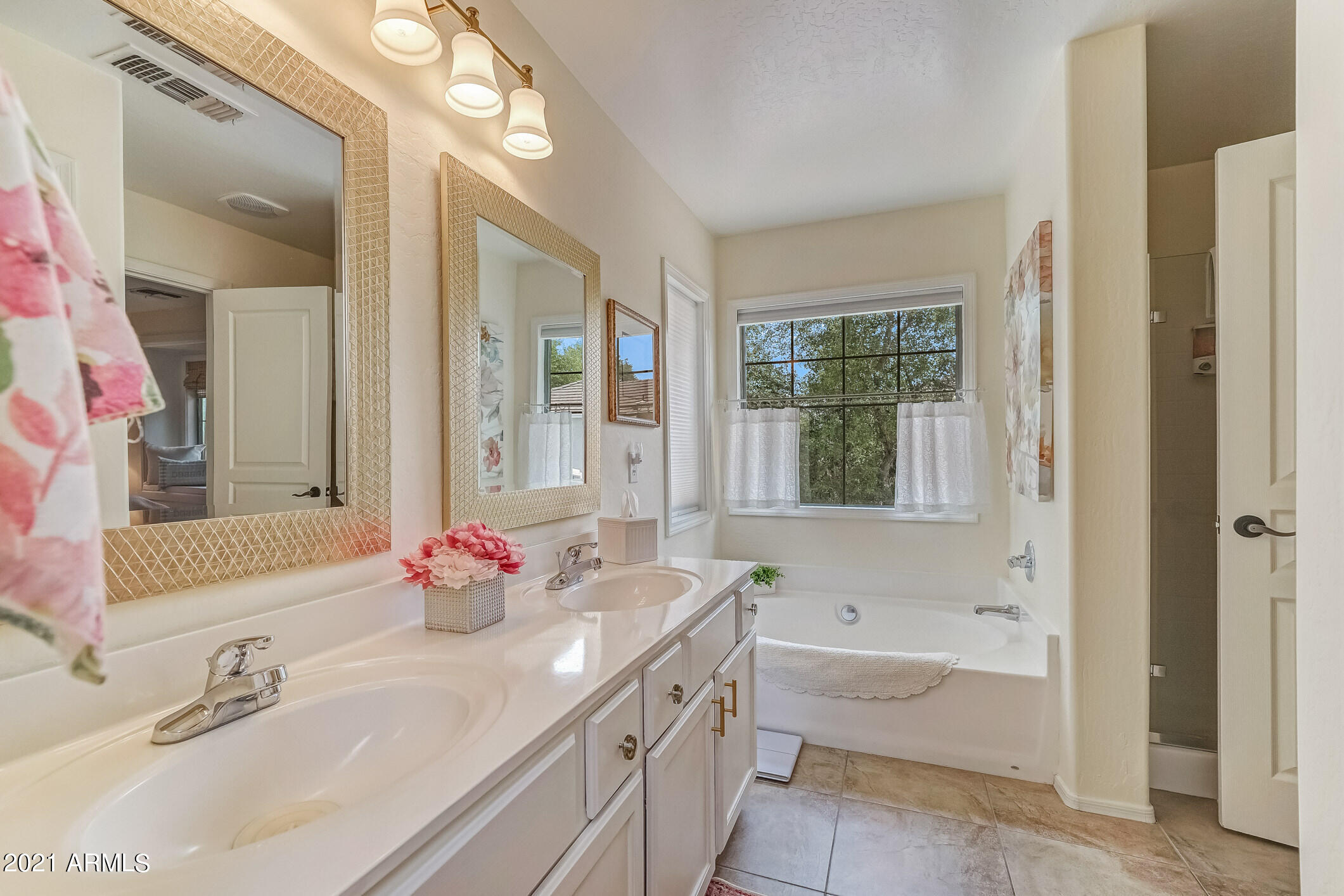 3928 South Rim Road Gilbert, AZ 85297 - Photo 26 of 54 125-MasterBath_2