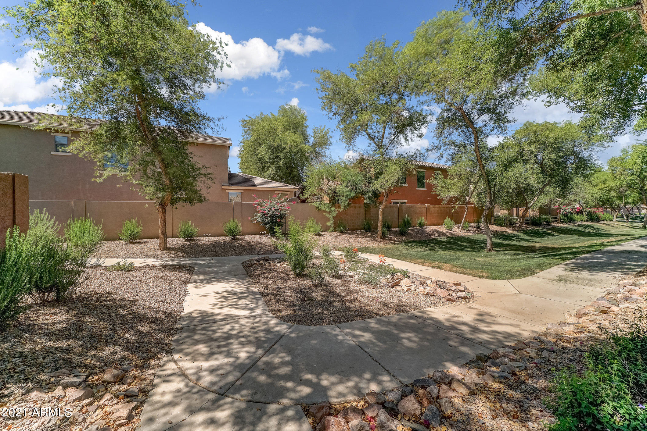 3928 South Rim Road Gilbert, AZ 85297 - Photo 40 of 54 139-Adjacent_Greenbelt