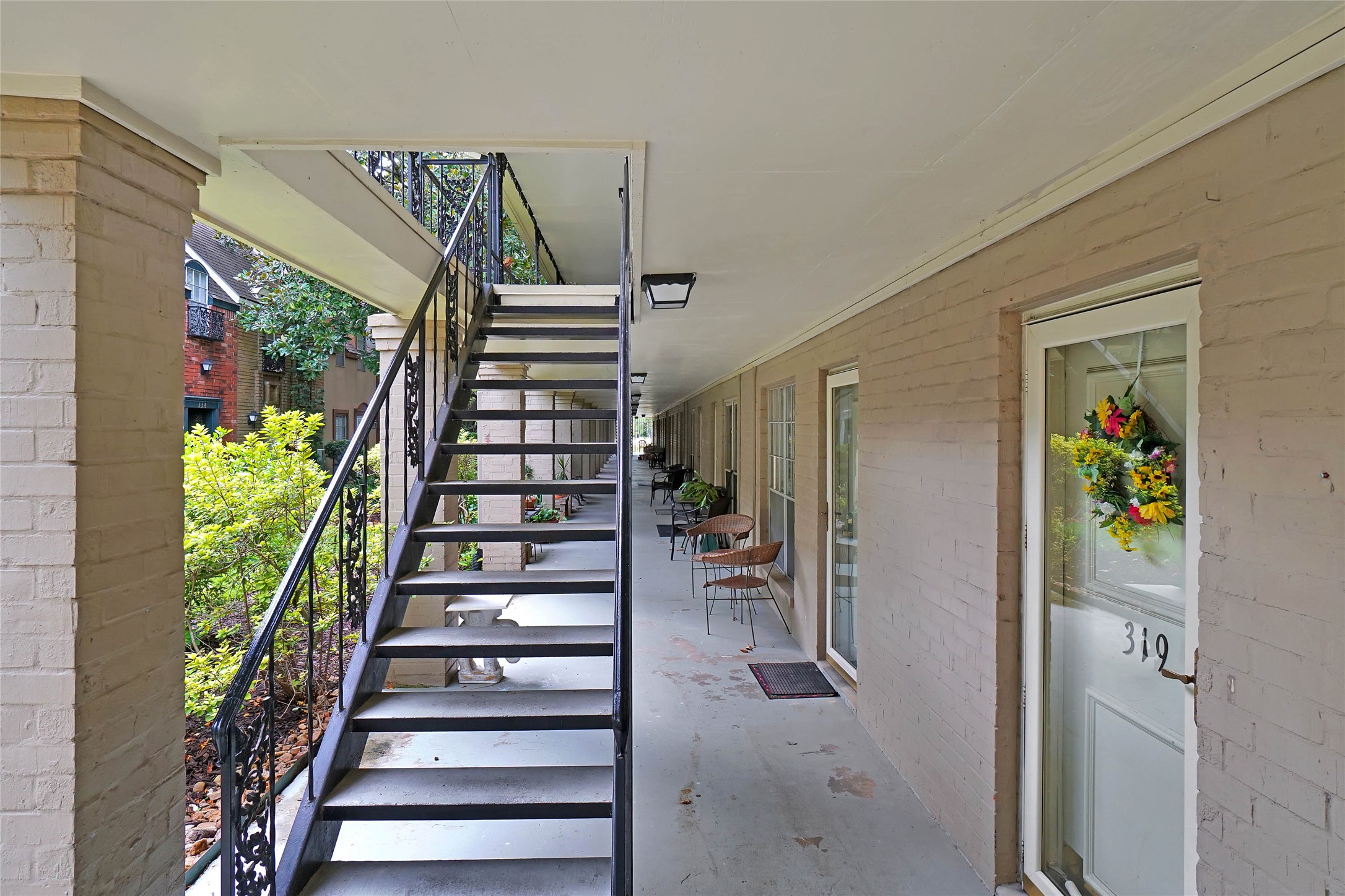 11550 Chimney Rock Road, Unit 324 Houston, TX 77035 - Photo 4 of 23 Stairs leading to unit 324