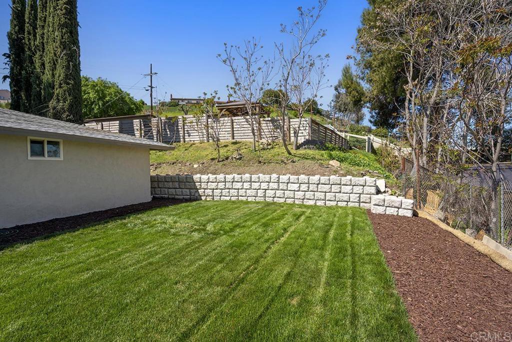 9368 Starcrest Drive Santee, CA 92071 - Photo 19 of 21 Yard