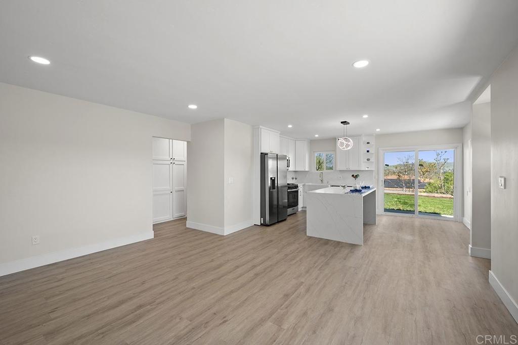 9368 Starcrest Drive Santee, CA 92071 - Photo 6 of 21 Living Room