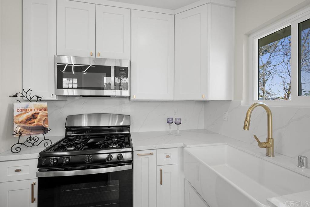 9368 Starcrest Drive Santee, CA 92071 - Photo 9 of 21 Kitchen