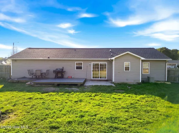 $250,000 | 106 North Ivy Drive, Hubert, NC 28539