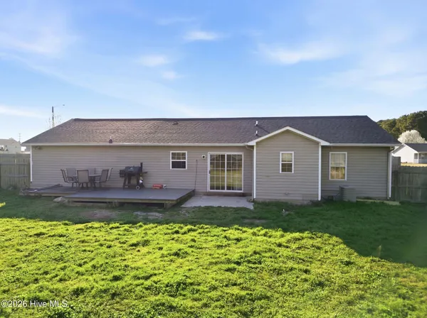 $250,000 | 106 North Ivy Drive, Hubert, NC 28539