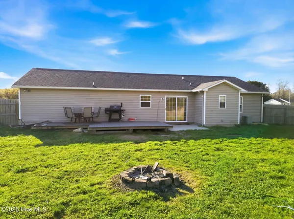 $250,000 | 106 North Ivy Drive, Hubert, NC 28539