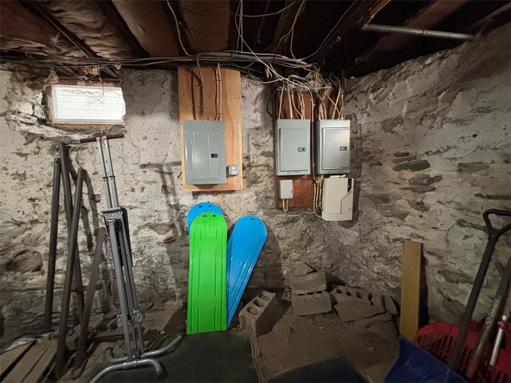 203 Dulude Avenue Woonsocket, RI 02895 - Photo 5 of 24