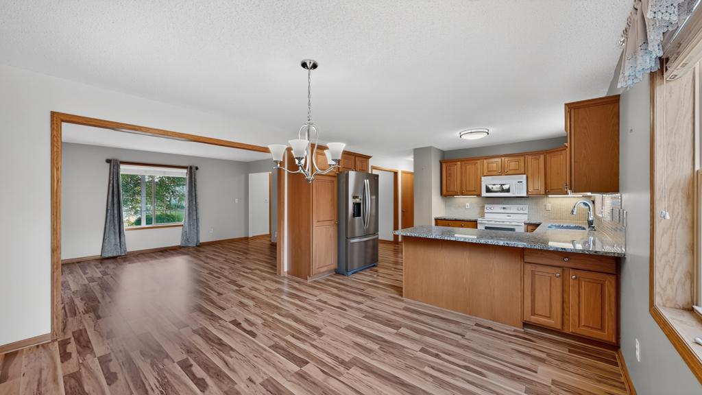 5806 48 Avenue Northwest Rochester, MN 55901 - Photo 11 of 48