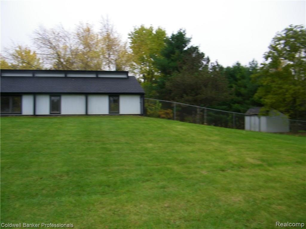 11506 East Potter Road Davison, MI 48423 - Photo 4 of 24 100_2900.jpg