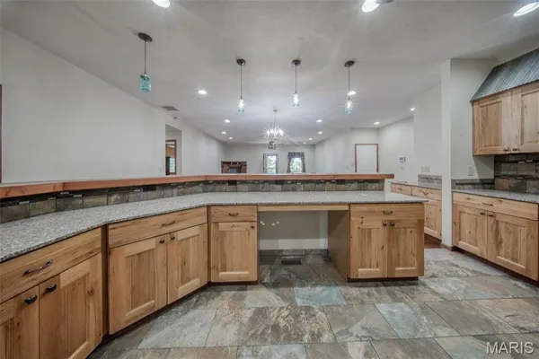 $530,000 | 283 Broken Post Road, Richland, MO 65556