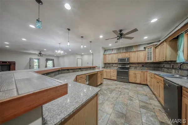 $530,000 | 283 Broken Post Road, Richland, MO 65556