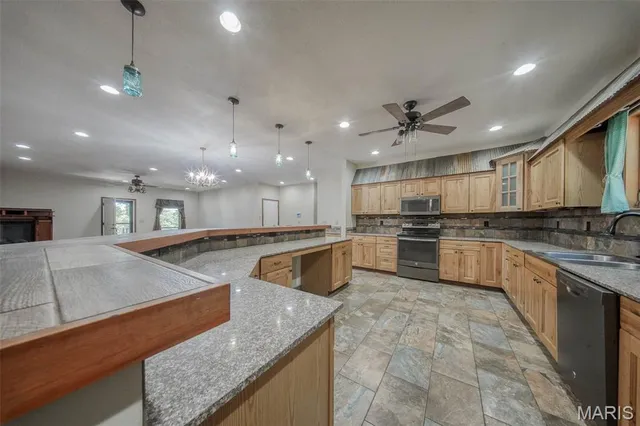 $545,000 | 283 Broken Post Road, Richland, MO 65556